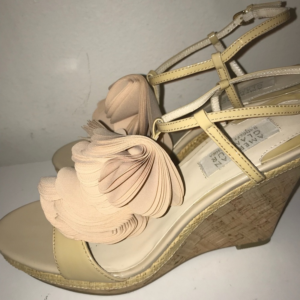 Badgley Mischka American Glamour cork wedge heels - Picture 3 of 6